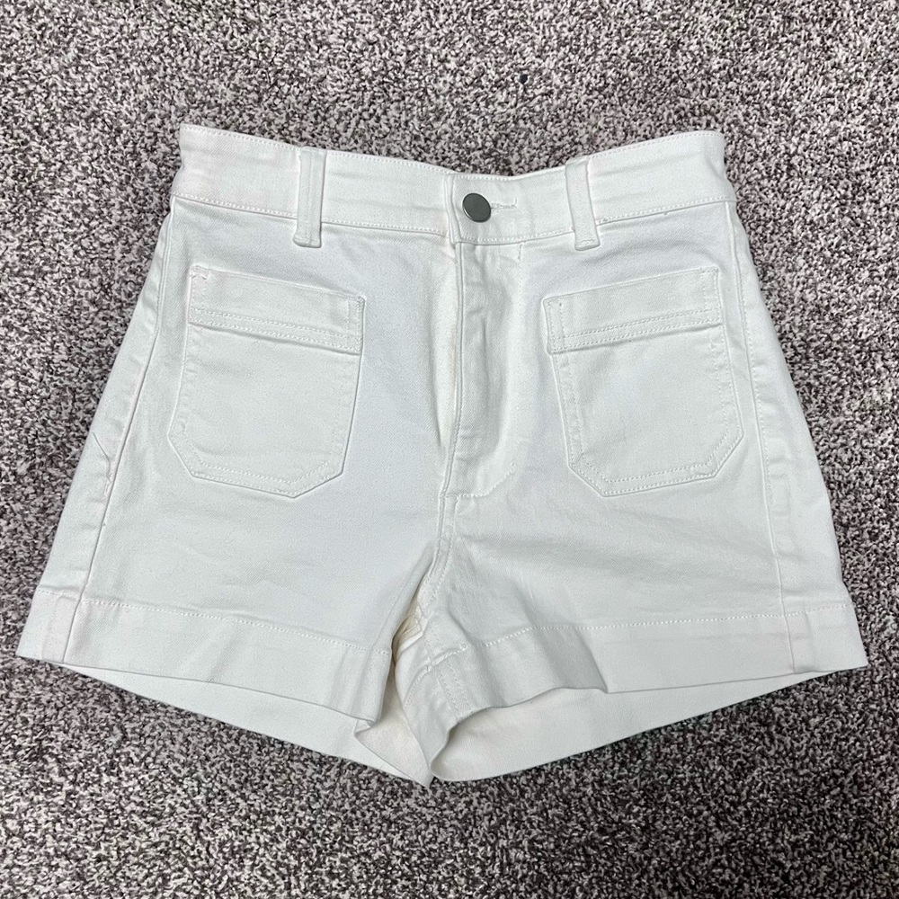 Everlane shorts in white size 00
